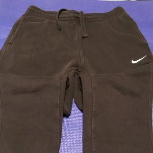 Nike Men’s Club Fleece Tapered Jogger Pants